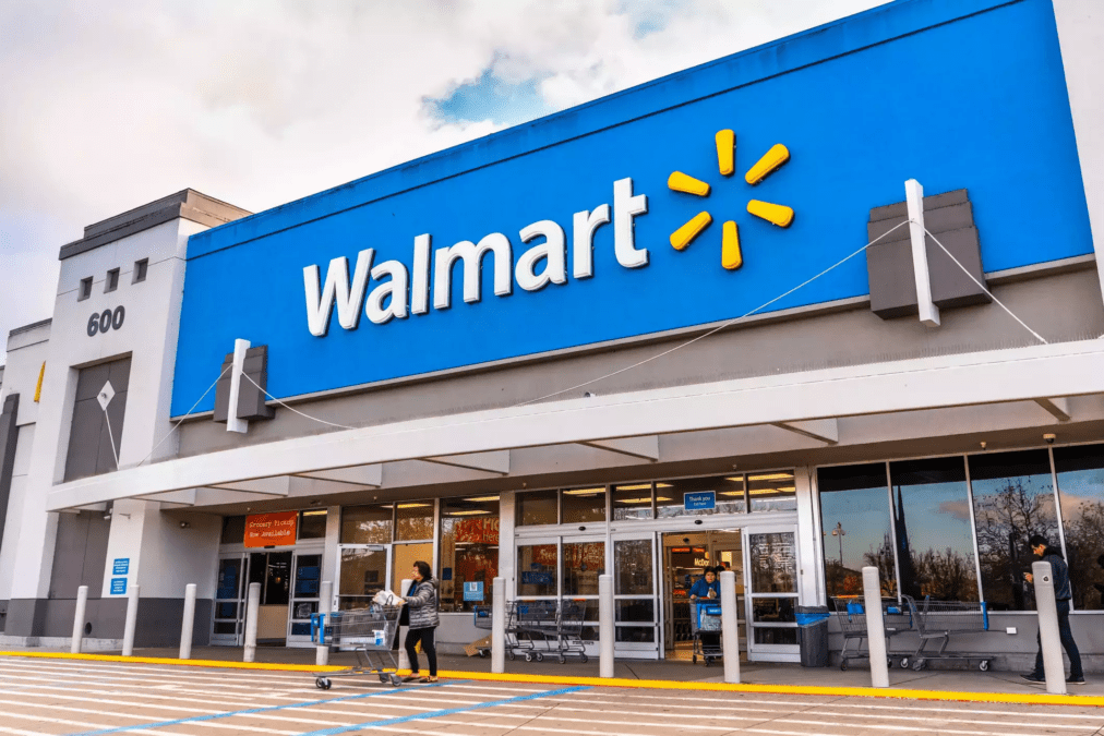 Walmart: Retail Giant Embracing E-Commerce: